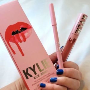 KYLIE Lip Kit Sweater Weather Matte Lipstick and Lip Liner New